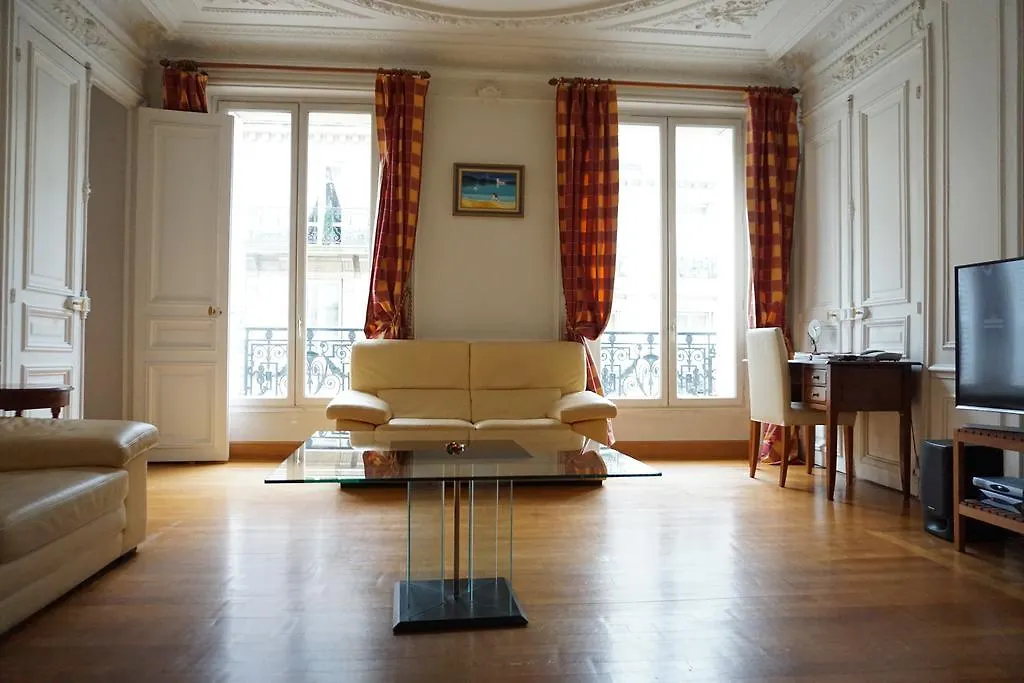 Avenue D'iena - 16 Apartment