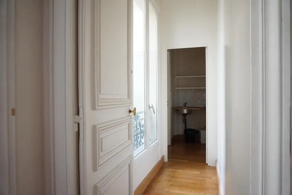 Avenue D'iena - 16 Apartment